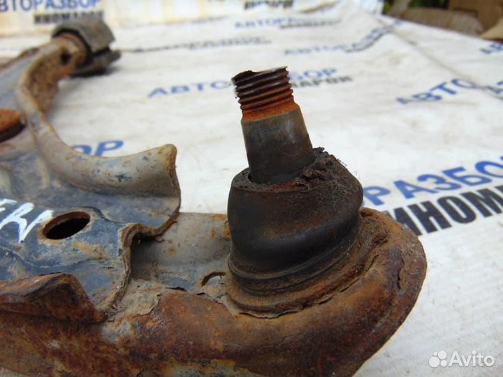 Рычаг передний левый для Nissan Almera 1995-2001г