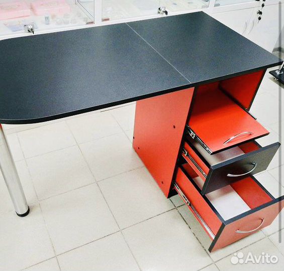 Стол маникюрный «Кватро »
