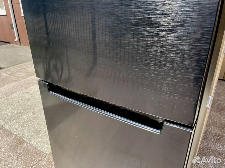 Чёрный No Frost холодильник