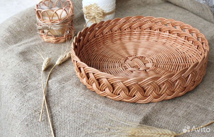Поднос плетеный