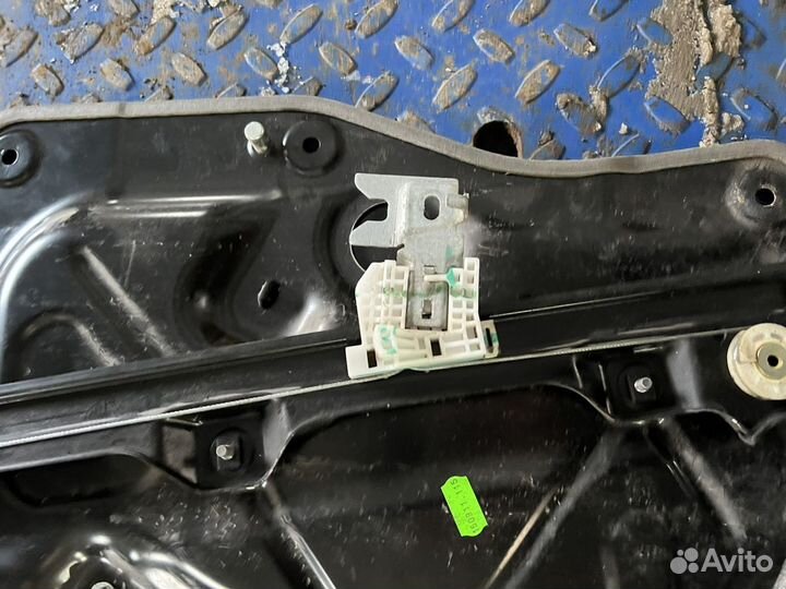 Стеклоподьемник передний правый Nissan X-trail T31