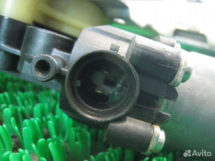 Стеклоподъемник передний правый Renault Kangoo 2