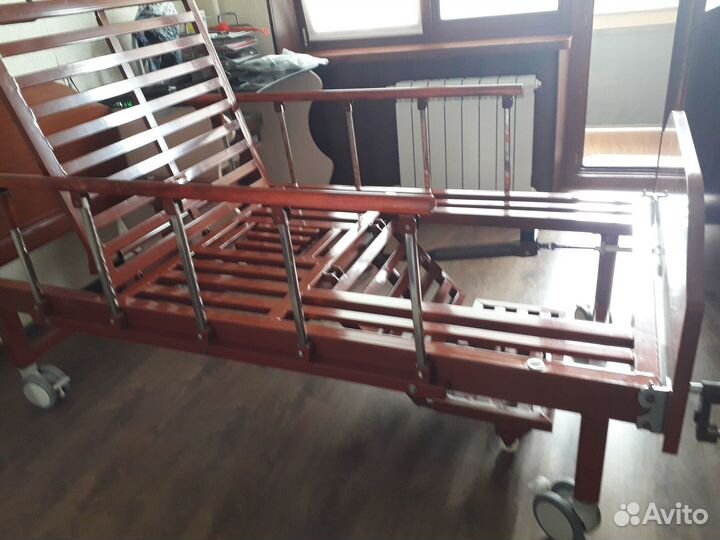 Медицинская кровать для лежачих больных