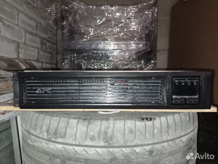 Источник бесперебойного питания APC SMT1000/1500