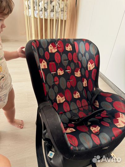 Автомобильное кресло
