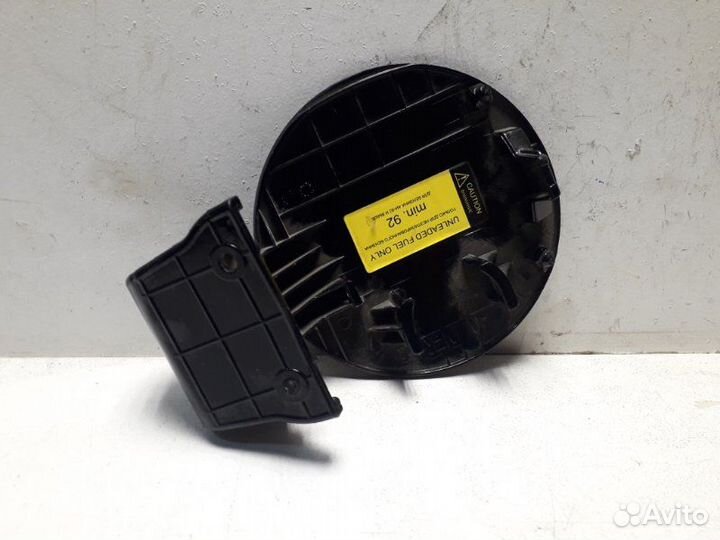 Лючок бензобака Hyundai Solaris 1