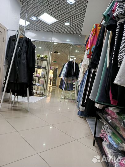 Магазин шоу-рум женской одежды