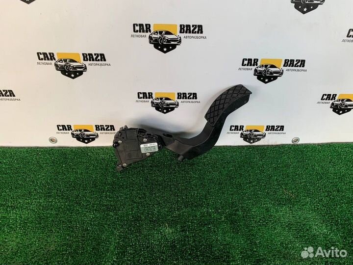 Педаль акселератора Volkswagen Passat