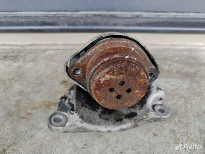 Кронштейн кпп Audi A6 C5 1997-2005