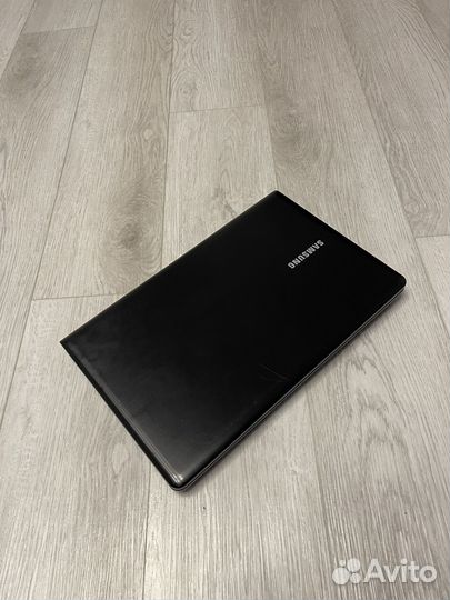Ноутбук Samsung i7 radeon 12gb ssd 256gb