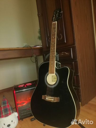 Гитара акустическая