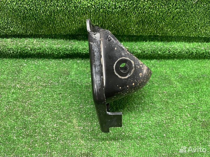 Кронштейн тяги поперечной задний левый Renault