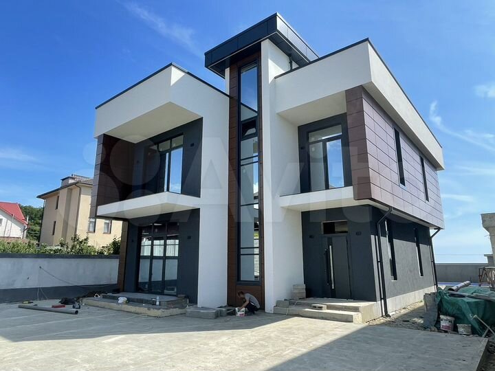 Дом 256 м² на участке 6 сот.