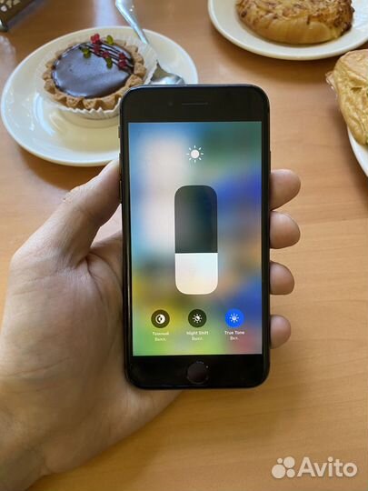 iPhone 8 64гб