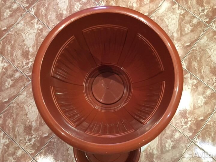 Вазон с поддоном на 9 литров новый