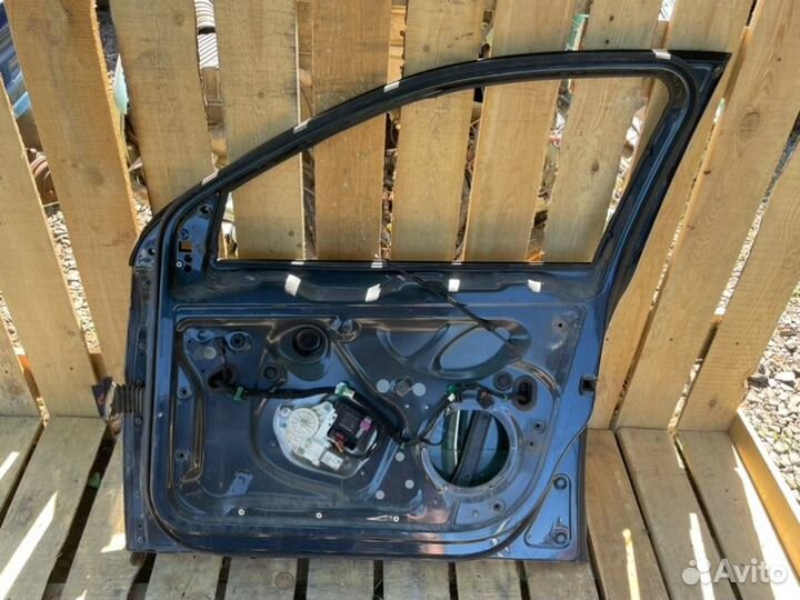Дверь передняя правая Volkswagen Jetta 5 2006-2011