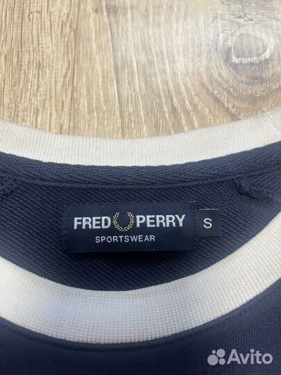 Свитшот Fred Perry с лампасами