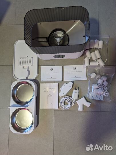 Автоматическая кормушка для кошек и собак