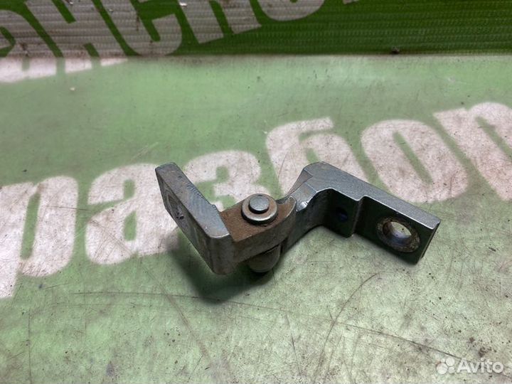 Петля двери Volkswagen Passat B5 AWM 2001