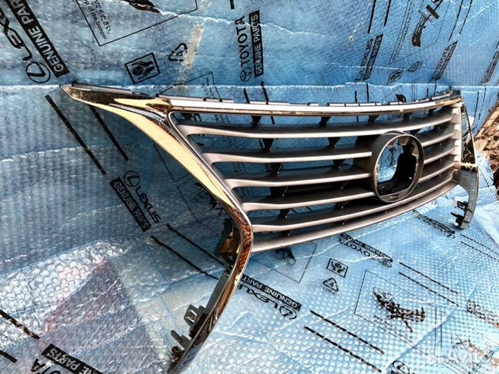 Решетка радиатора передняя Lexus Rx 3 2009-2015