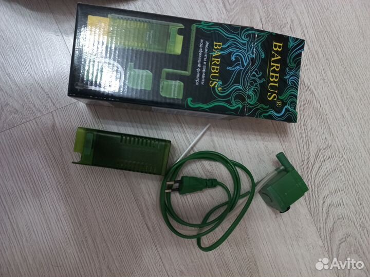 Аквариум для рыбок с оборудованием