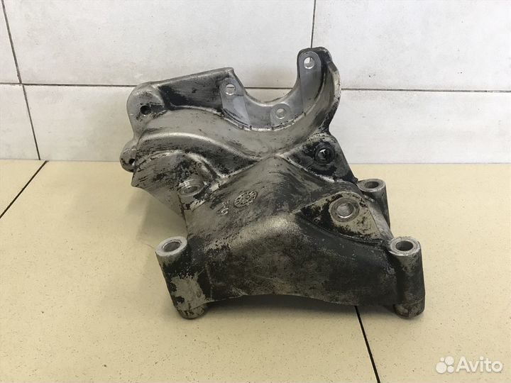 Кронштейн генератора Matrix 2001-2010