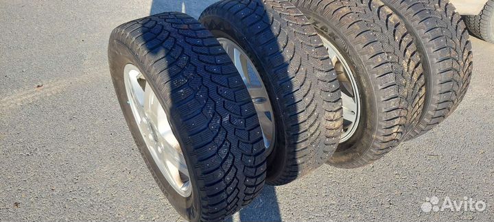 Bridgestone Blizzak LM-001 Evo 235/60 R17