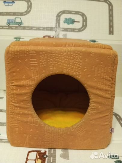 Домик-лежанка для кошек и собак