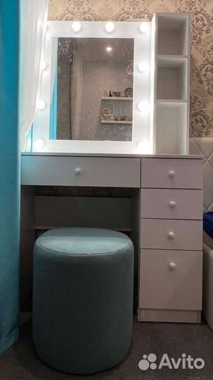 Гримерный столик, туалетный столик