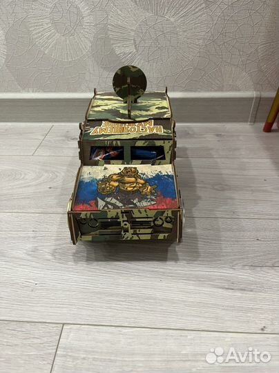 Деревянная машинка