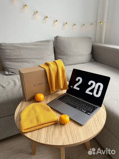 Придиванный столик для дома