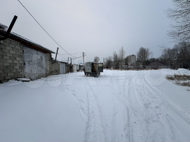 Гараж, > 30 м²