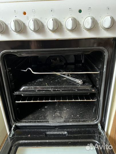 Плита электрическая ariston C3V7 m wr