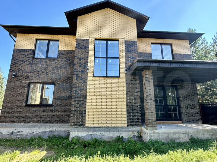 Коттедж 230 м² на участке 10 сот.