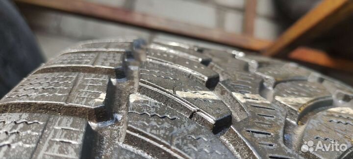 Bridgestone Blizzak LM-80 225/60 R17