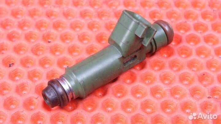 Форсунка топливная Volvo C30 MK38 B5244S4 9470229