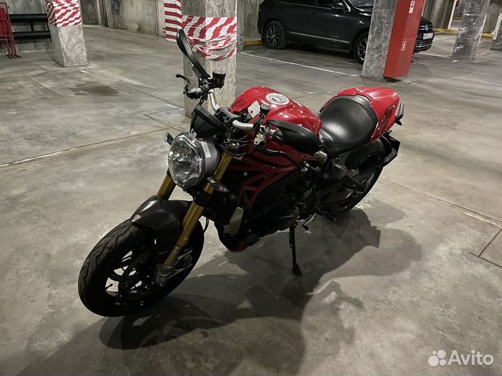 Ducati monster 1200s