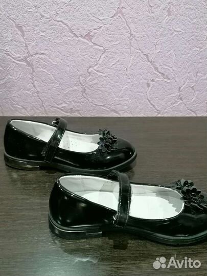 Туфли чёрные лаковые на девочку 32 размер