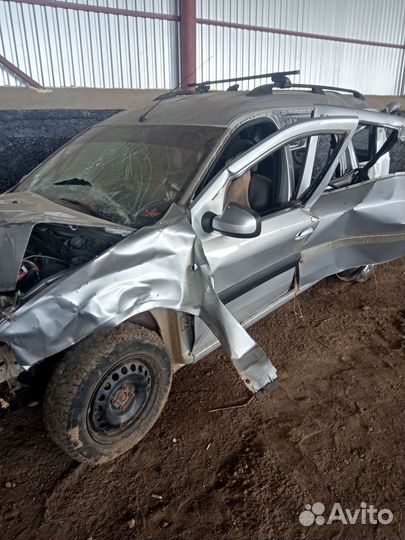 LADA Largus 1.6 МТ, 2014, битый, 175 000 км