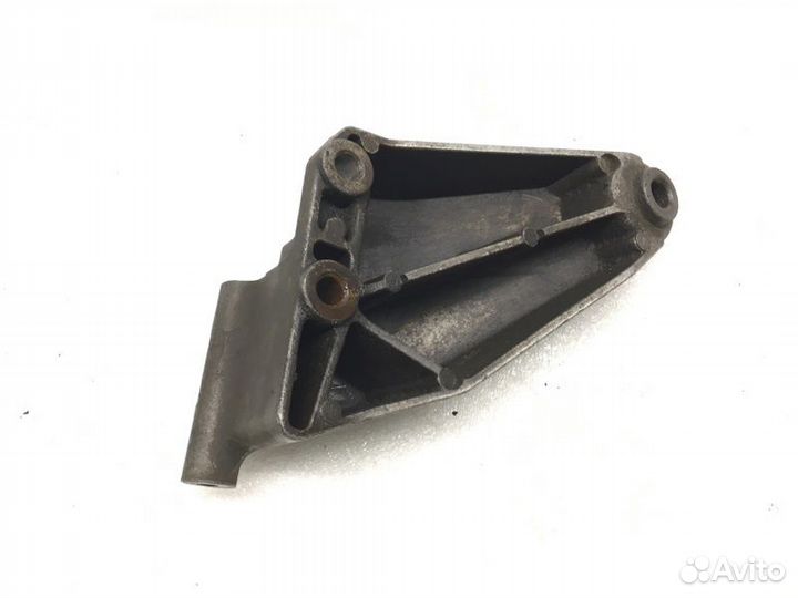 Кронштейн генератора Chevrolet Cruze седан 1.6