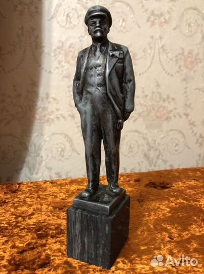 Статуэтка Ленин