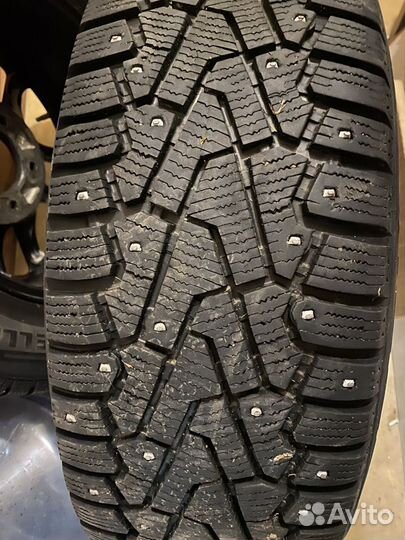 Pirelli Ice Zero 215/65 R16