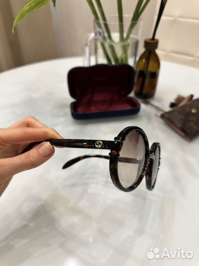 Солнцезащитные очки gucci