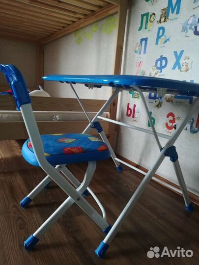 Детский столик со стульчиком