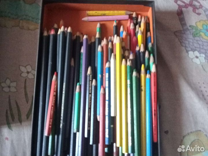 Карандаш акварельные цена за всё