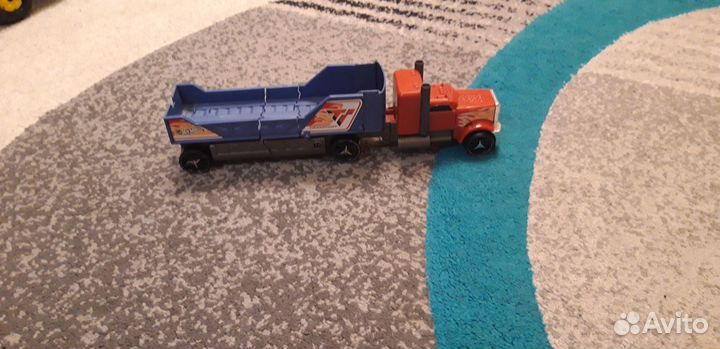 Hot wheels машина