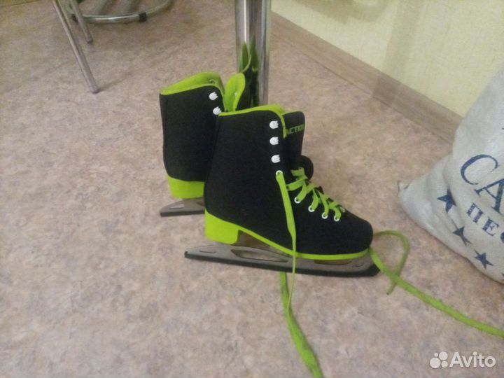 Коньки женские