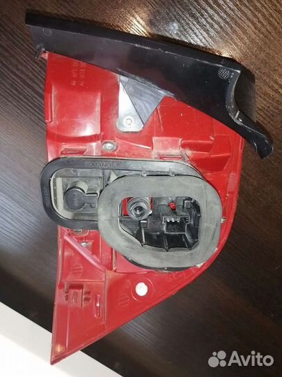Фара задняя левая на Volkswagen Touareg