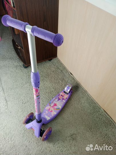 Самокат детский трехколесный для девочки