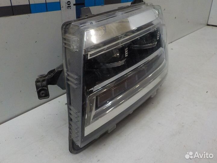 Фара левая Volkswagen Crafter 2017